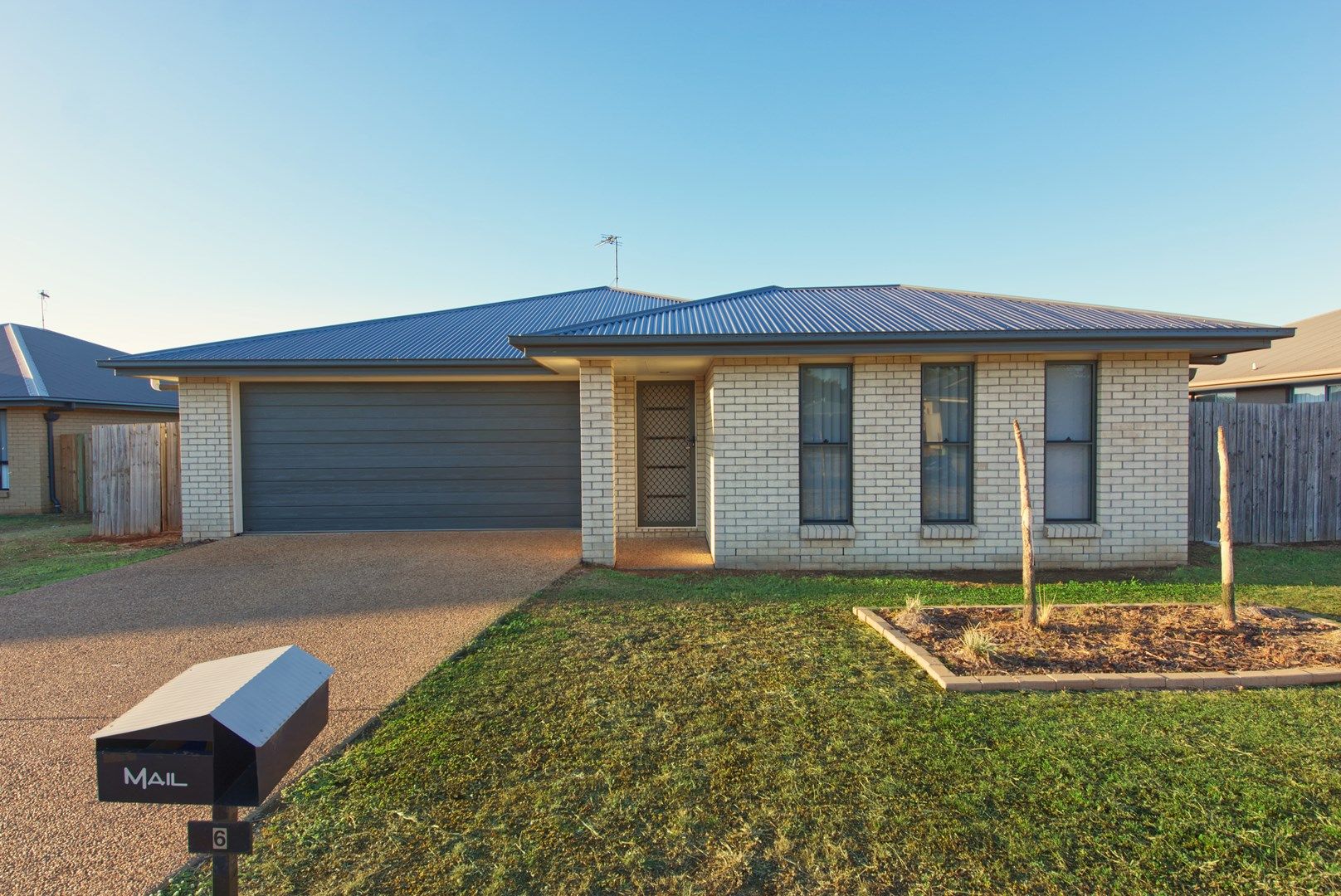 4 bedrooms House in 6 Joann Court OAKEY QLD, 4401