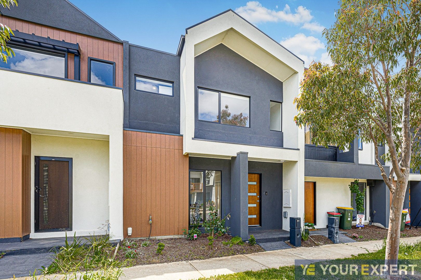 3 bedrooms Townhouse in 69 Viewbright Road CLYDE NORTH VIC, 3978