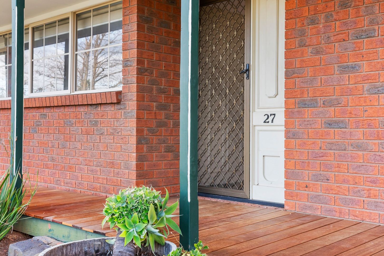 27 Clifton Drive, Bacchus Marsh VIC 3340 House For Rent 450 Domain