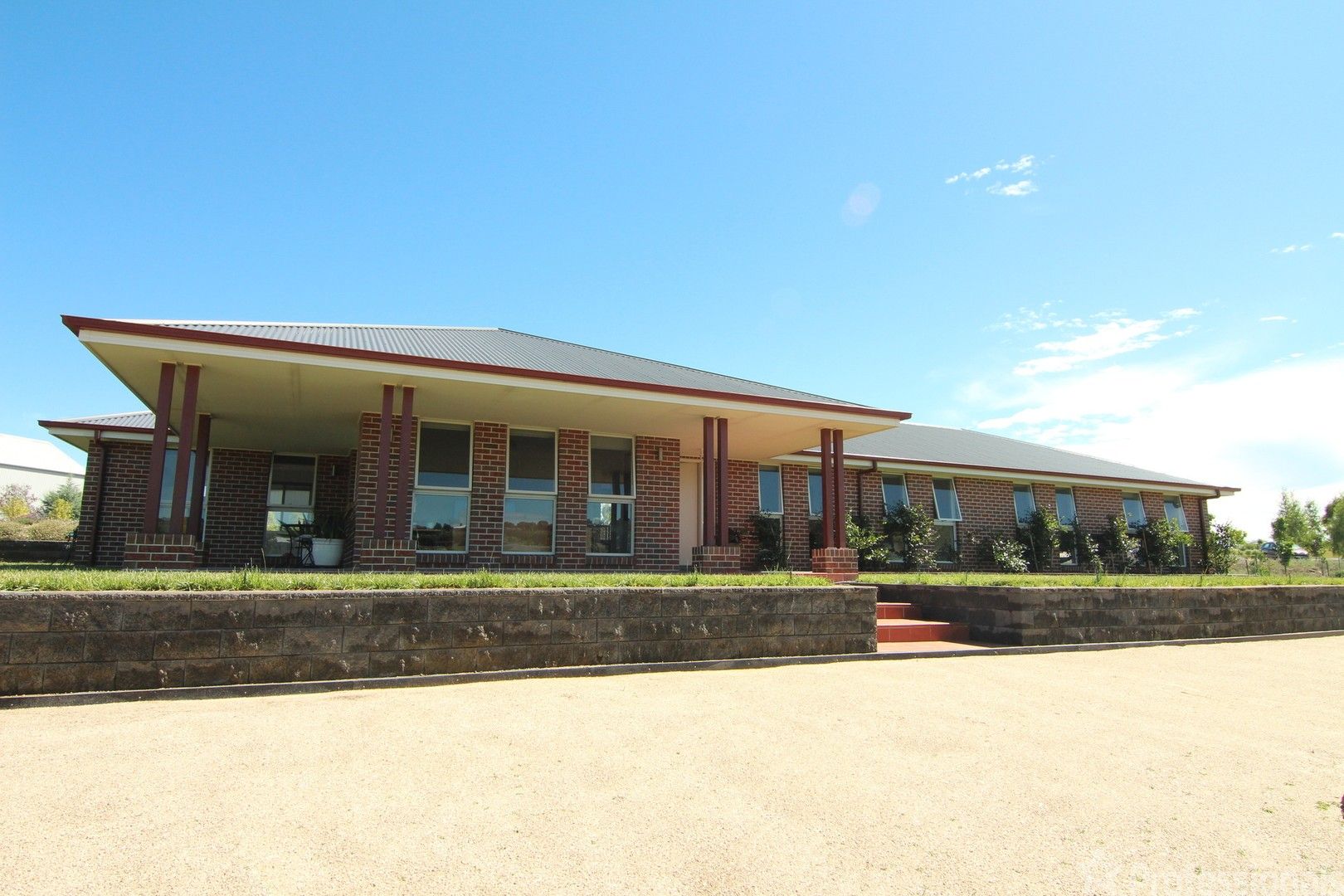 5 bedrooms House in 84 Dean Drive ORANGE NSW, 2800