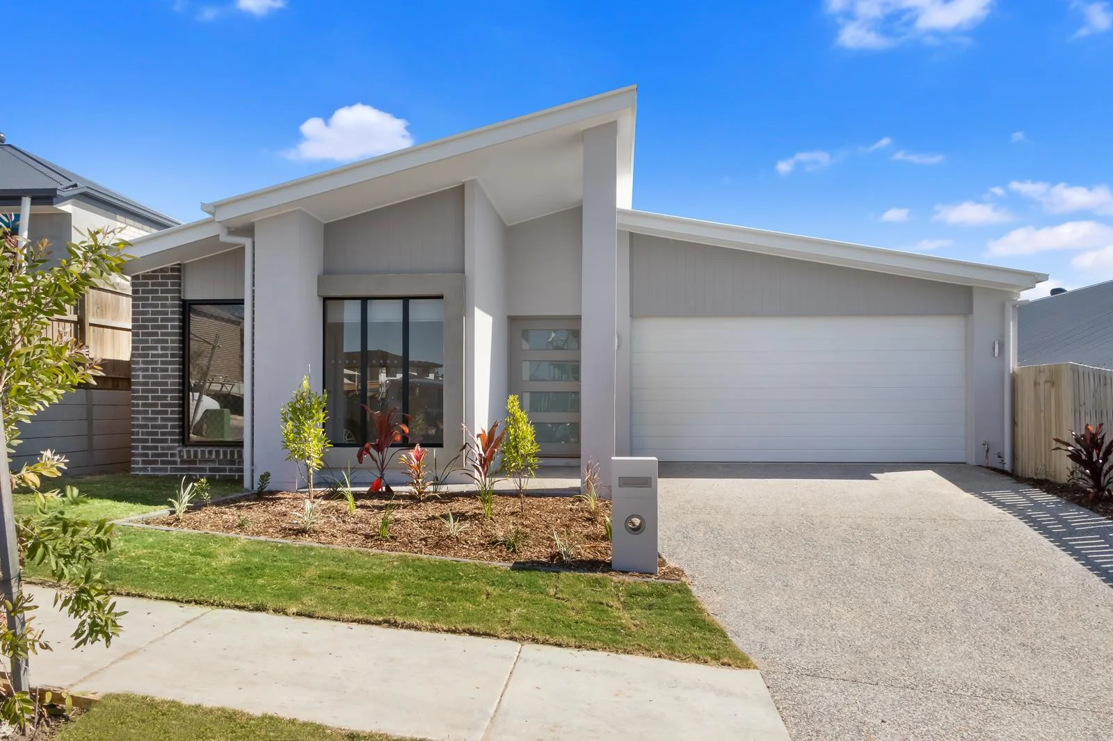 14 Kincraig Court, Spring Mountain QLD 4300