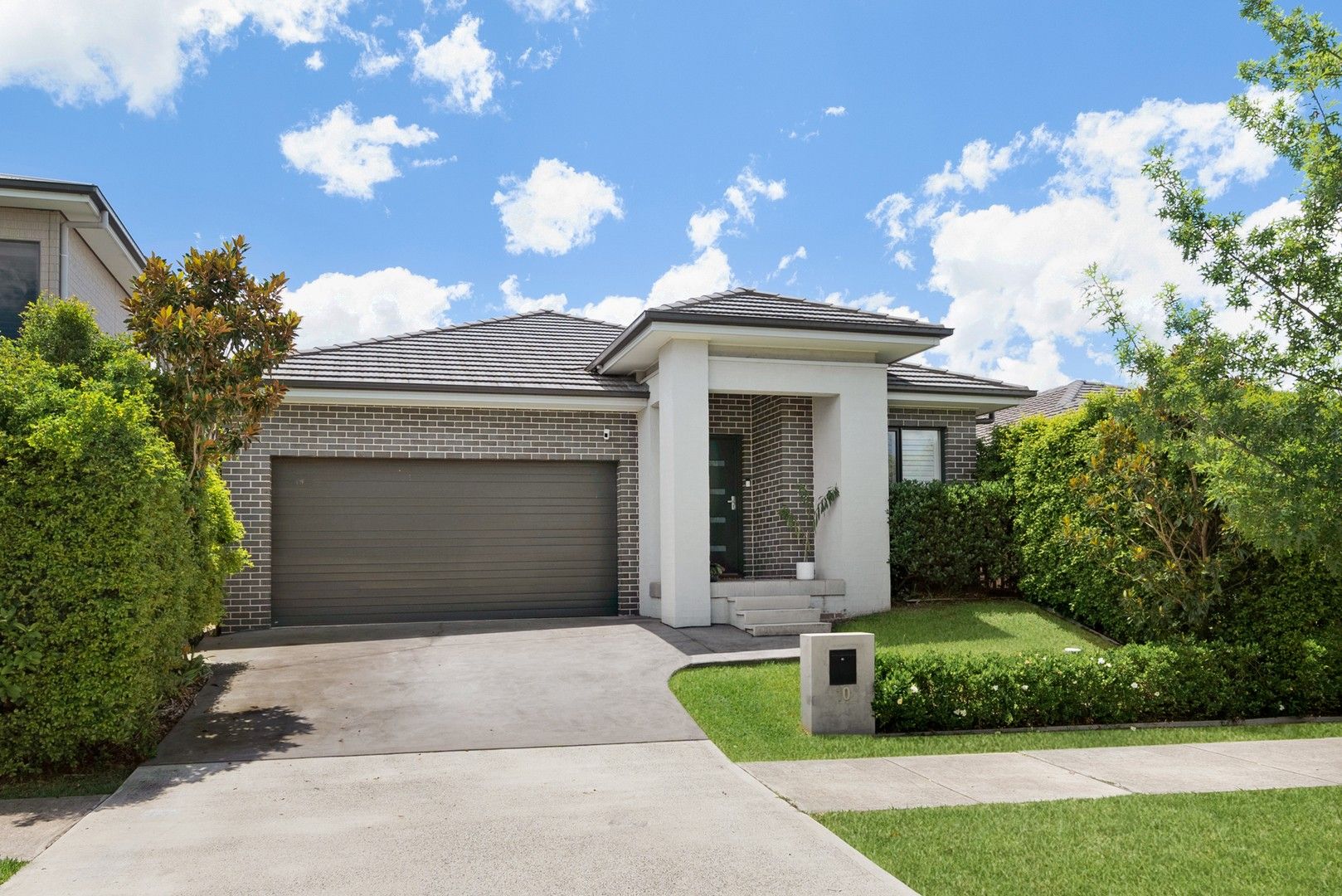 4 bedrooms House in 10 Bethany Cove GLEDSWOOD HILLS NSW, 2557