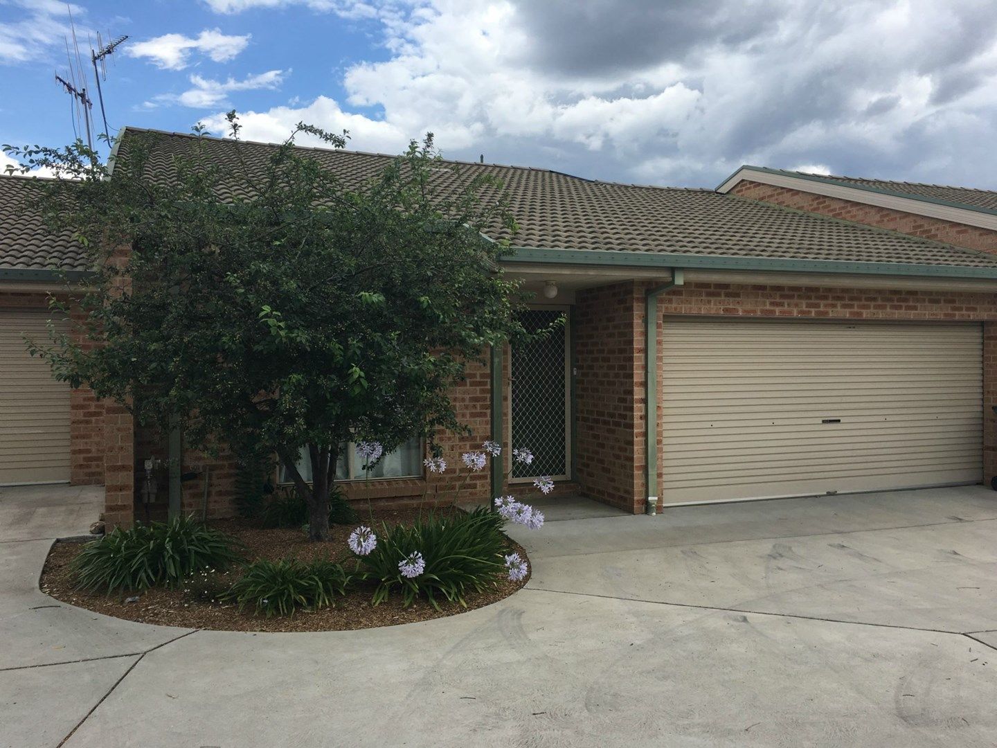 2/16 Laurel Place, Jerrabomberra NSW 2619, Image 0