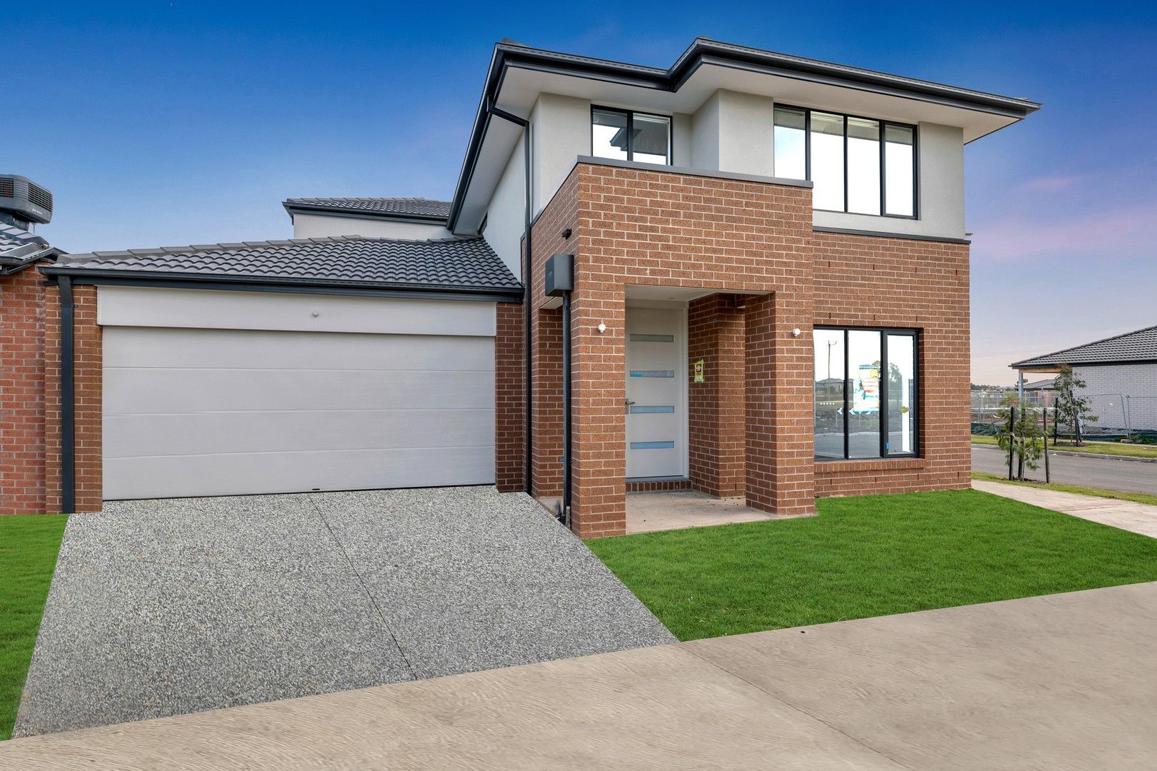 5 bedrooms House in 7 Dryandra Street MANOR LAKES VIC, 3024