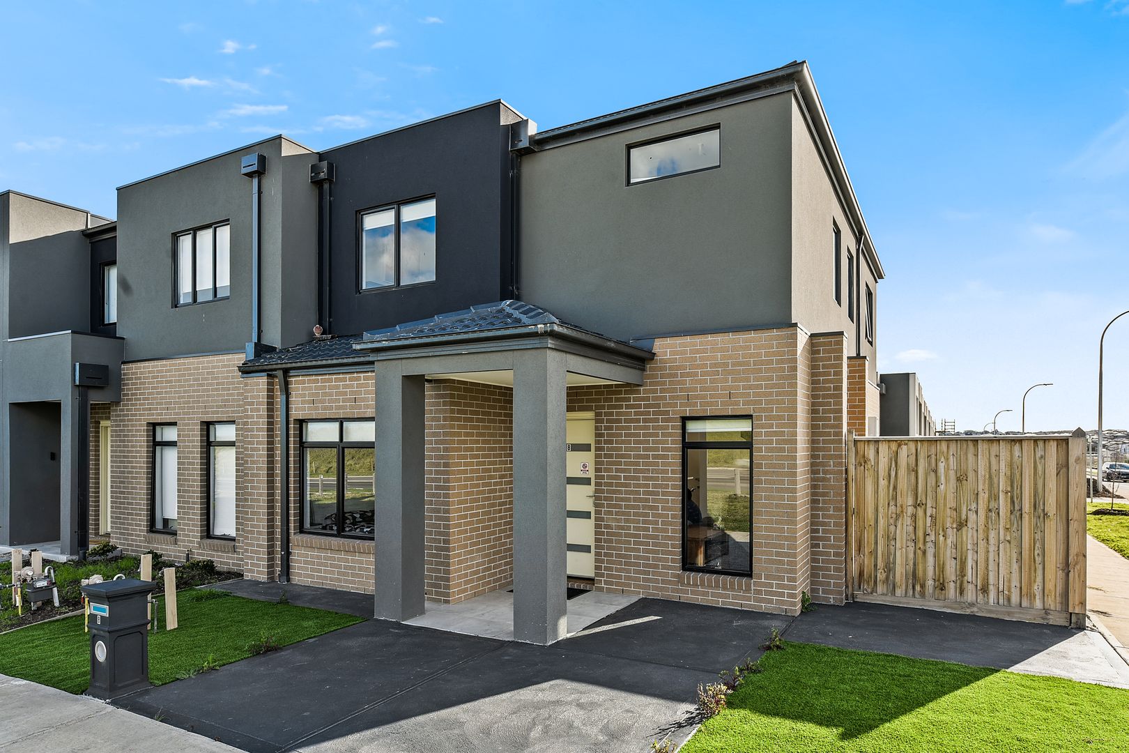 8 Stonethwaite Lane, Clyde North VIC 3978, Image 1