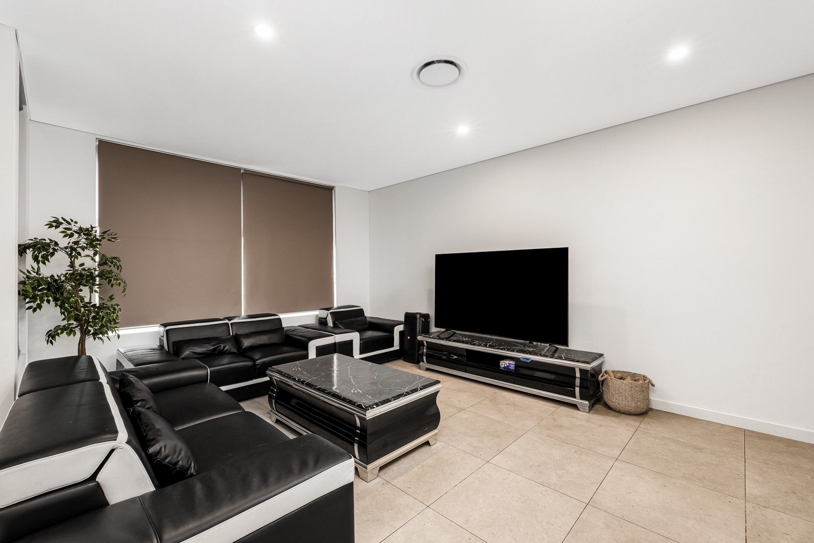 2 bedrooms Apartment / Unit / Flat in G04/25 Regent Honeyeater Grove NORTH KELLYVILLE NSW, 2155