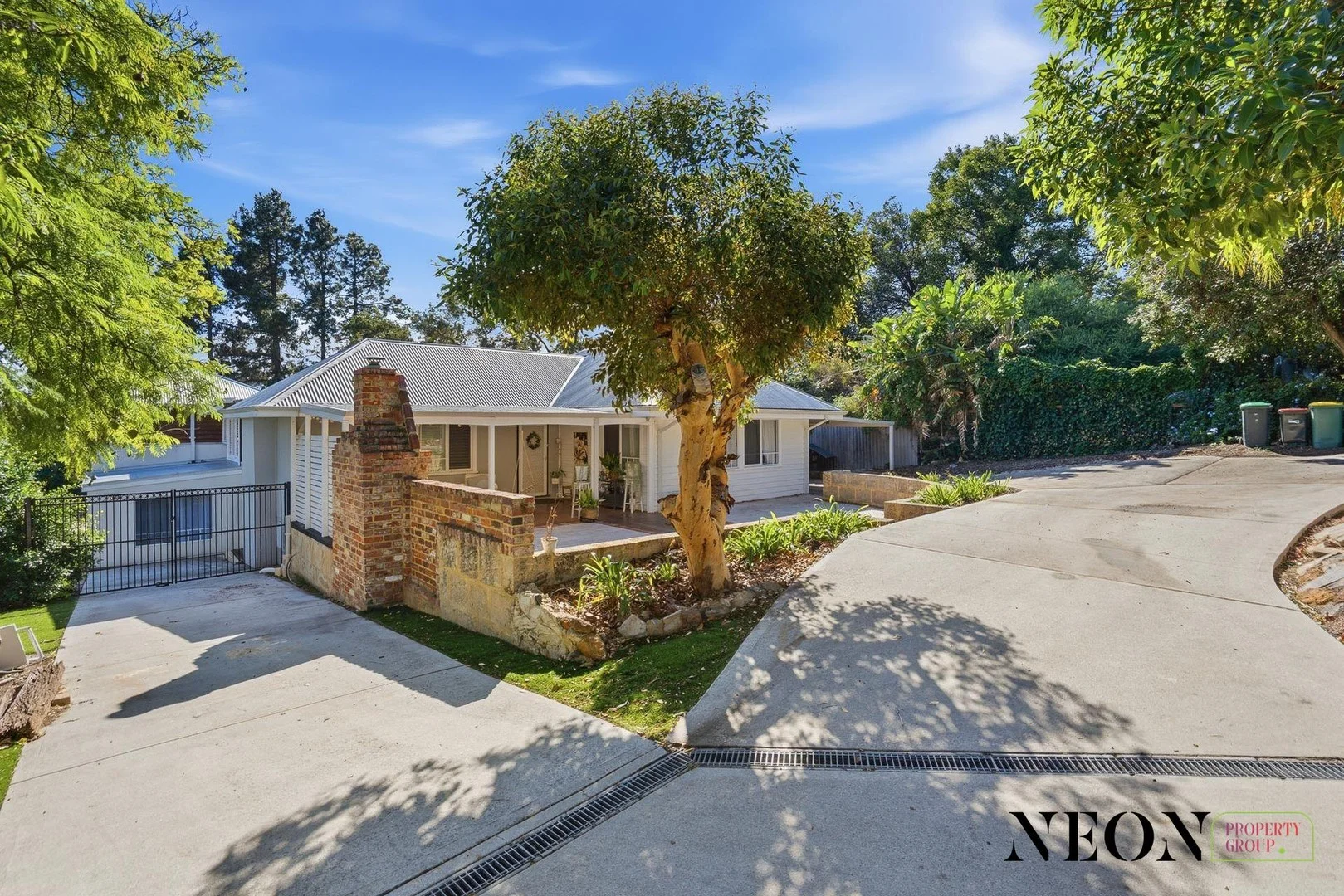 8 Snowball Road, Kalamunda WA 6076