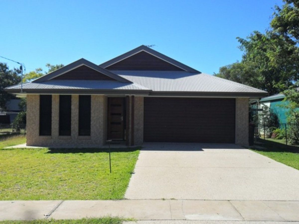 3 bedrooms House in 17 Rickertt Street CAPELLA QLD, 4723