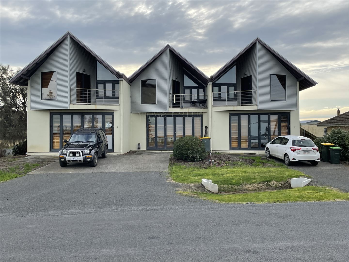 2 bedrooms Townhouse in 1/10 Bay Street PORT ALBERT VIC, 3971