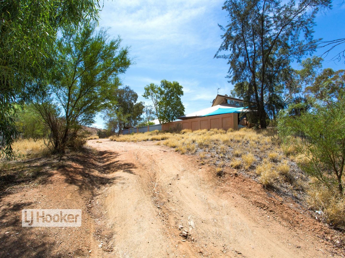 74 Hillside Gardens, Desert Springs NT 0870, Image 2