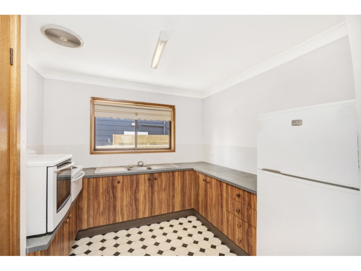 26 Marmion Street, Mannering Park NSW 2259, Image 2