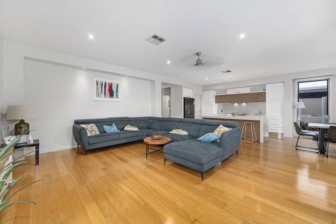 37 Lakelands Drive Merrimac 4226 - Image 4