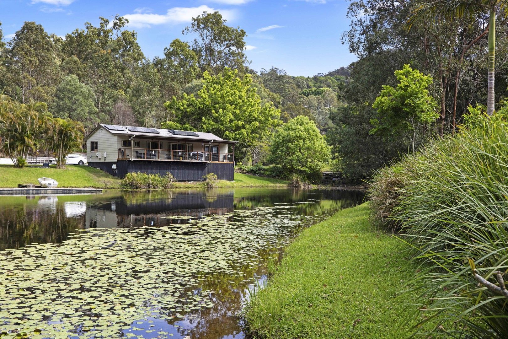 7 bedrooms House in 9 Gilward Drive MUDGEERABA QLD, 4213