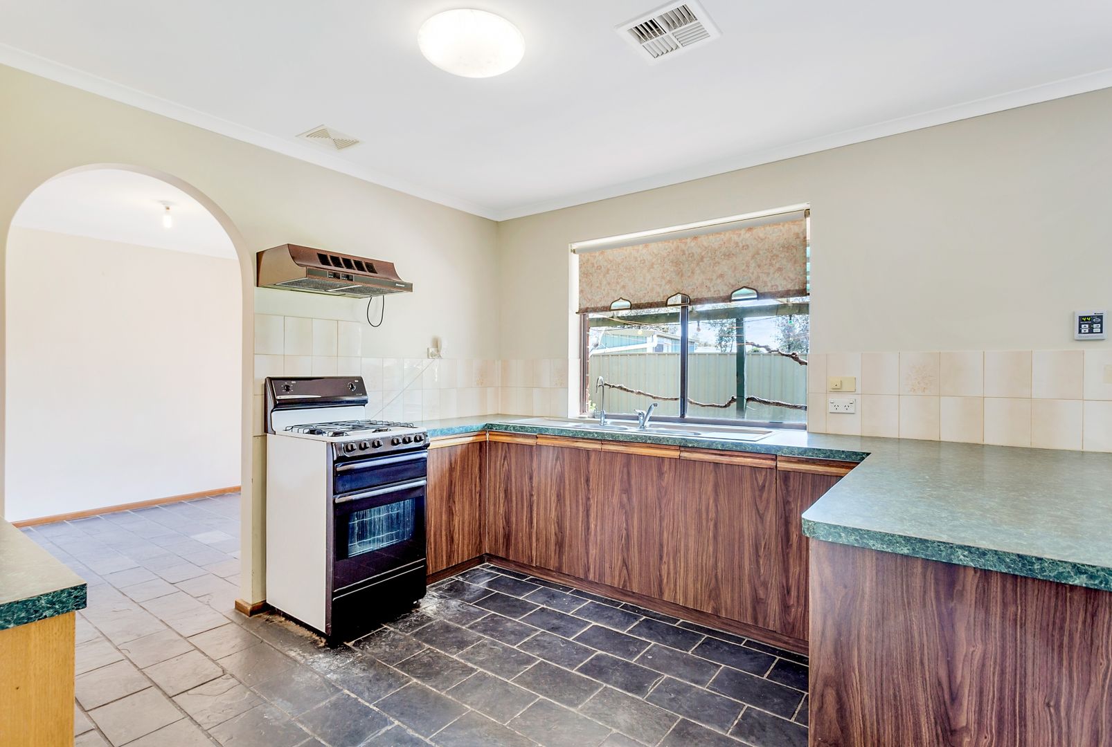 1 Julia Crescent, Woodcroft SA 5162, Image 2