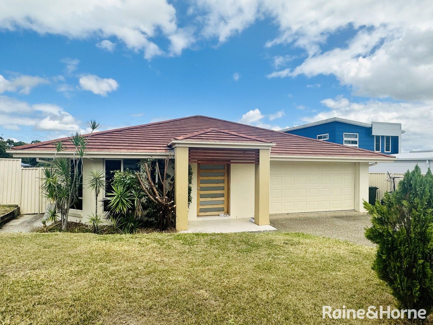 22 Bobbie Street, Parkinson QLD 4115 House For Rent 750 Domain