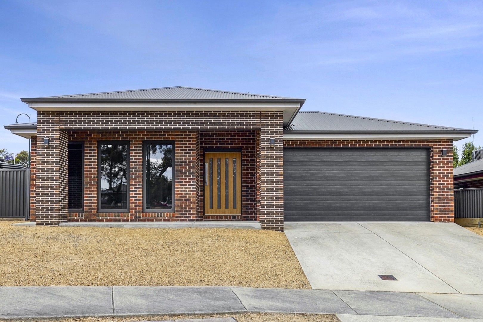 92 Hocking Avenue, Mount Clear VIC 3350, Image 0