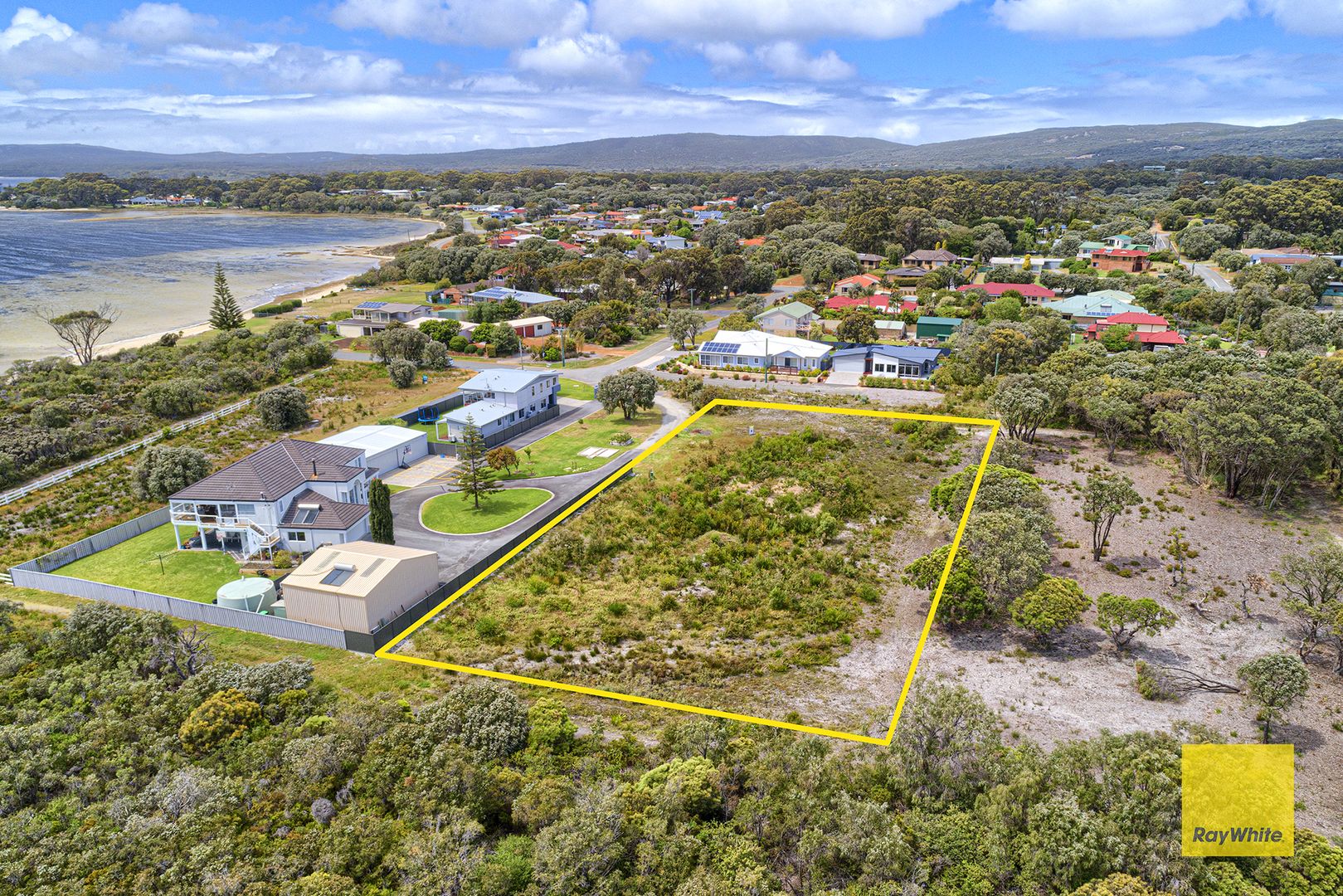 23 Marine Terrace, Little Grove WA 6330, Image 2