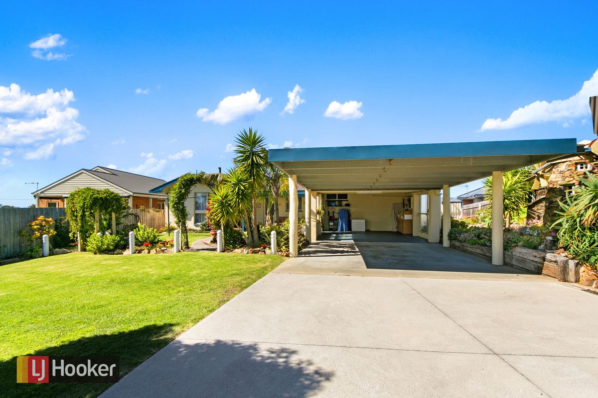 11a Lyrebird Court, Lakes Entrance VIC 3909, Image 1