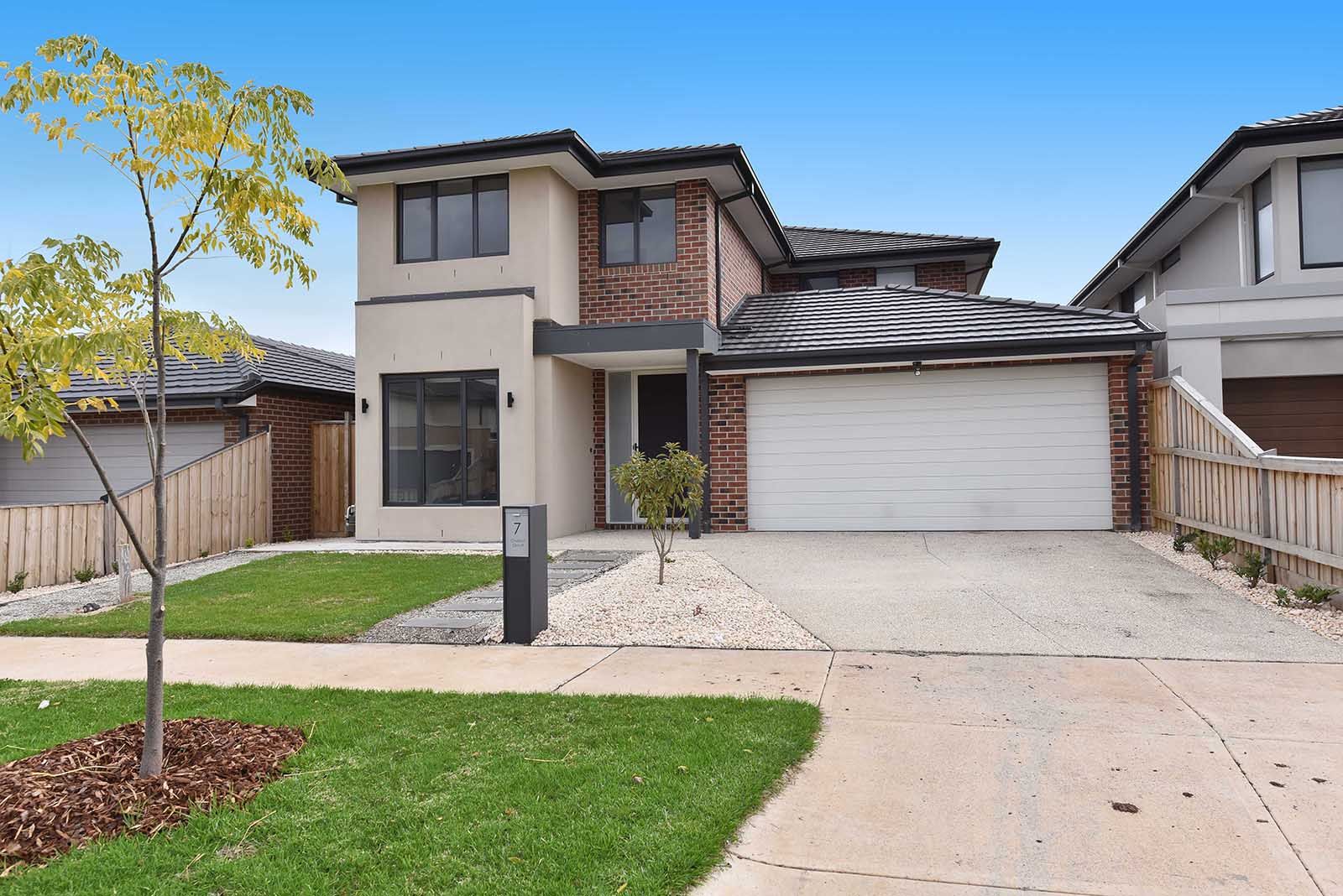4 bedrooms House in 7 Chalot Circuit FRASER RISE VIC, 3336
