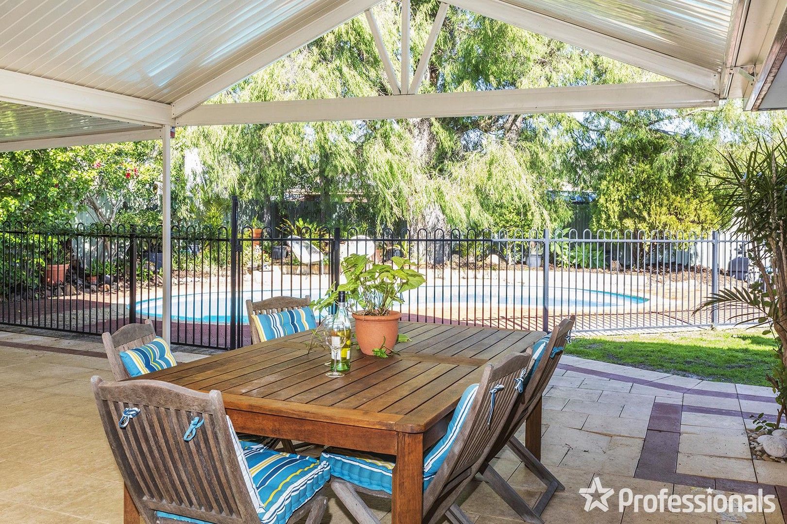 4 bedrooms House in  LEEMING WA, 6149