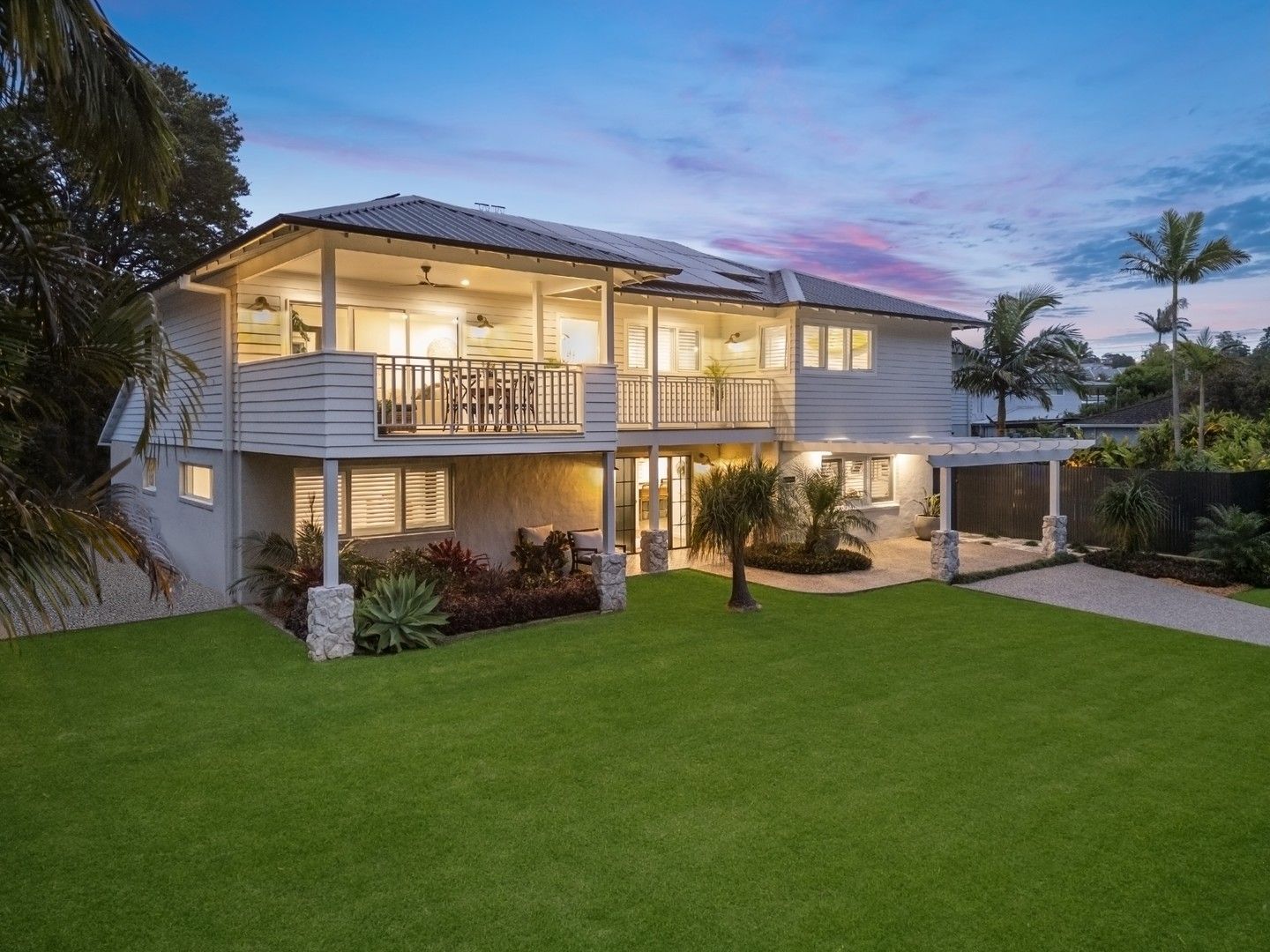 6 bedrooms House in 2 Loxton Avenue WAMBERAL NSW, 2260