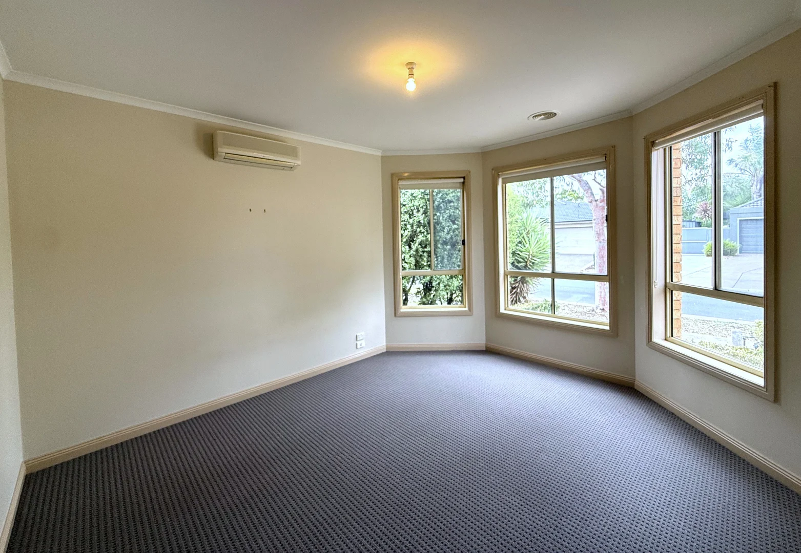 Additional image 5 of 17 Willandra Loop, Caroline Springs VIC 3023