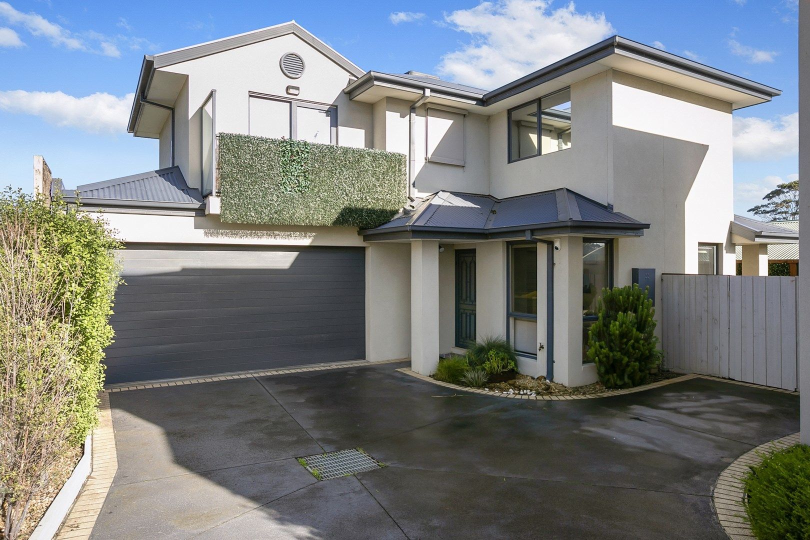 3 bedrooms Townhouse in 3/110 Wilsons Road MORNINGTON VIC, 3931