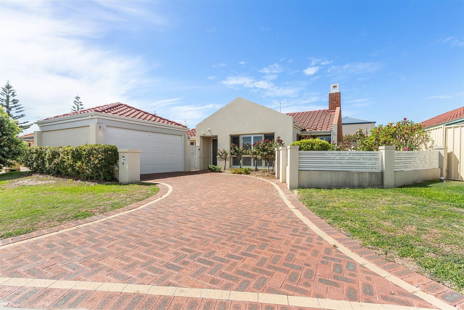 3 bedrooms House in 4 Sea Edge MINDARIE WA, 6030