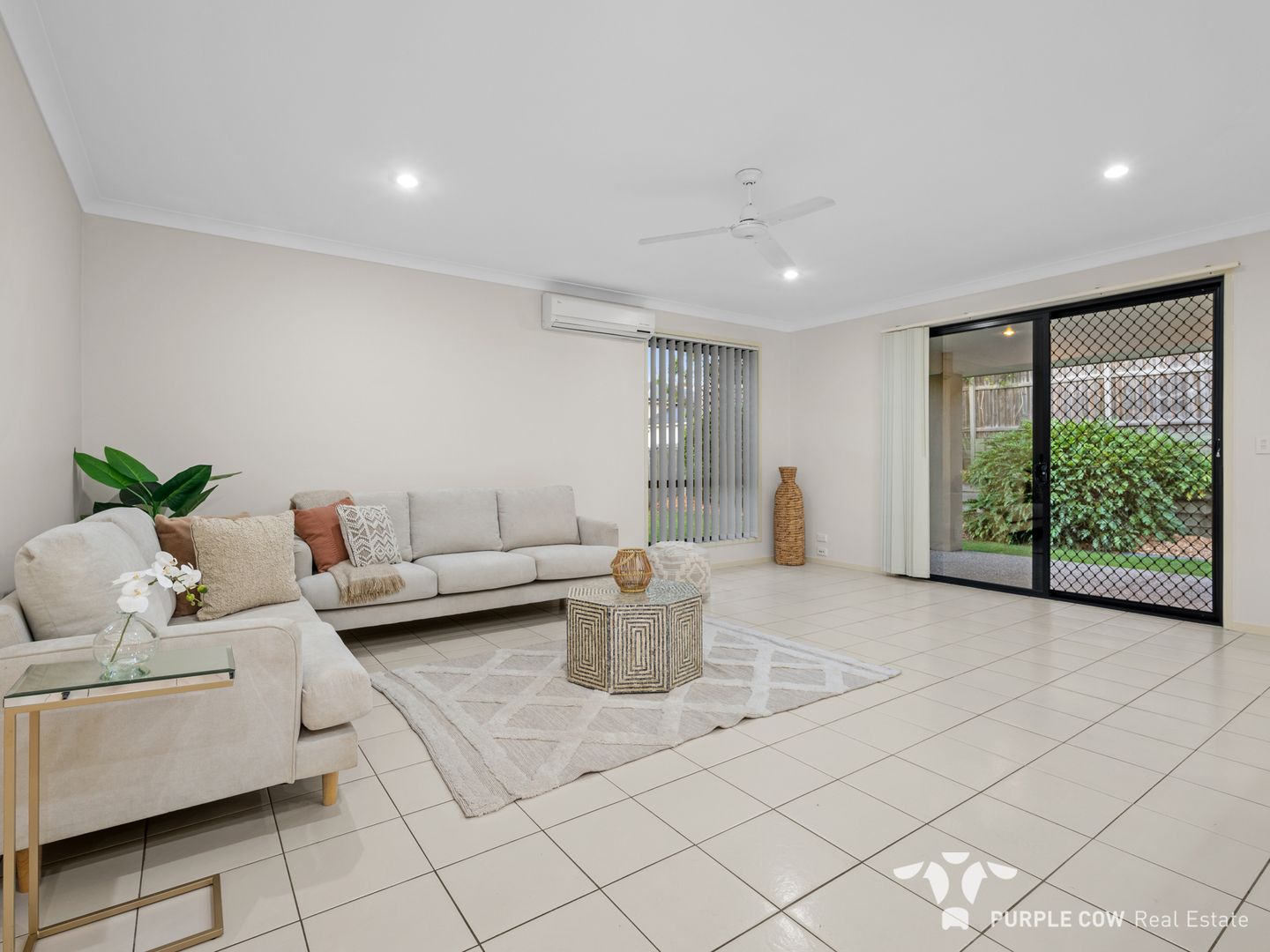 8 The Reach Court, Springfield Lakes QLD 4300, Image 2
