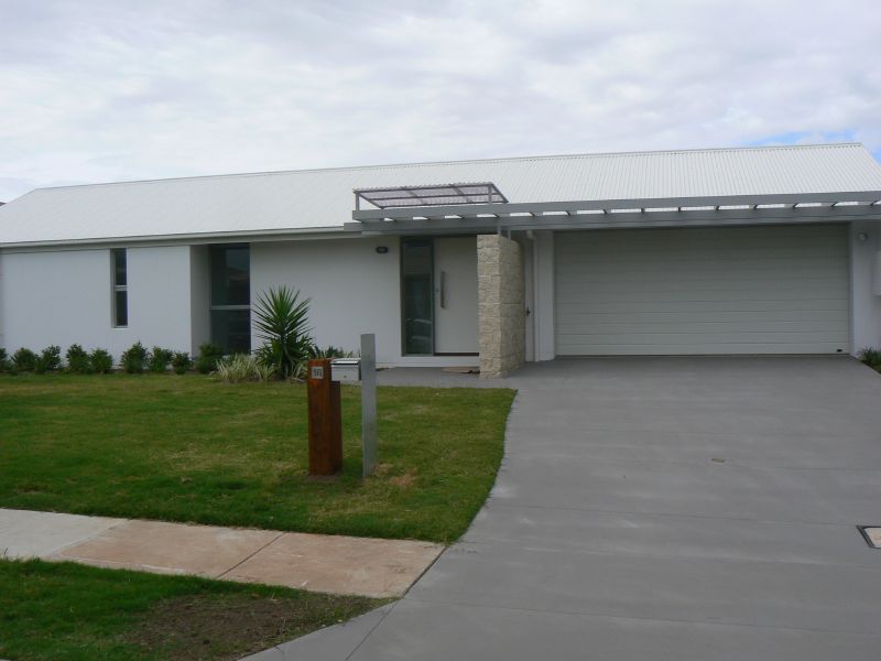 4 bedrooms House in 16 Silky Oak Avenue MOGGILL QLD, 4070
