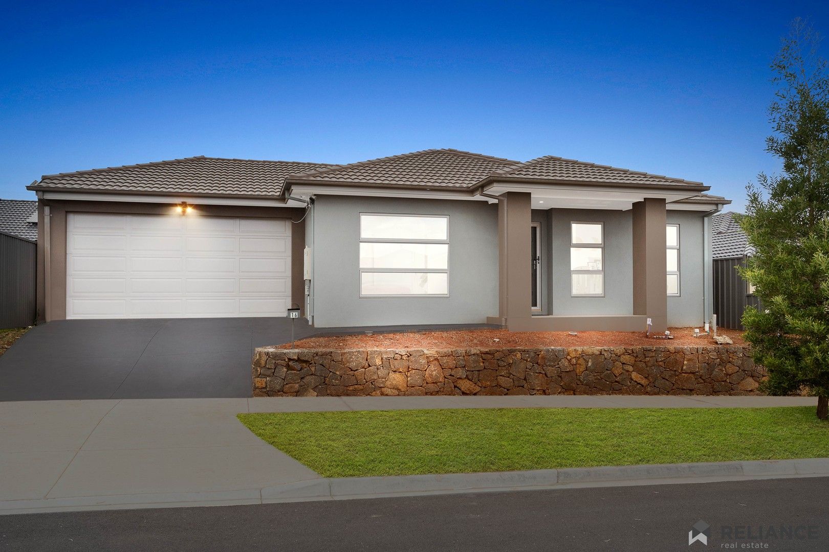 3 bedrooms House in 16 Crawford Rise COBBLEBANK VIC, 3338