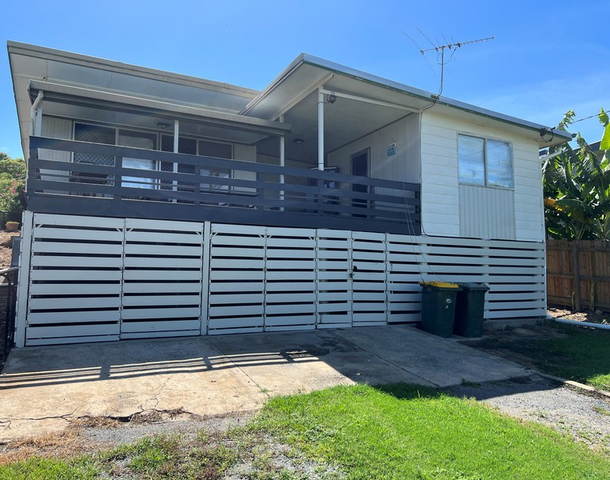 27 Taylor Street, Keppel Sands QLD 4702