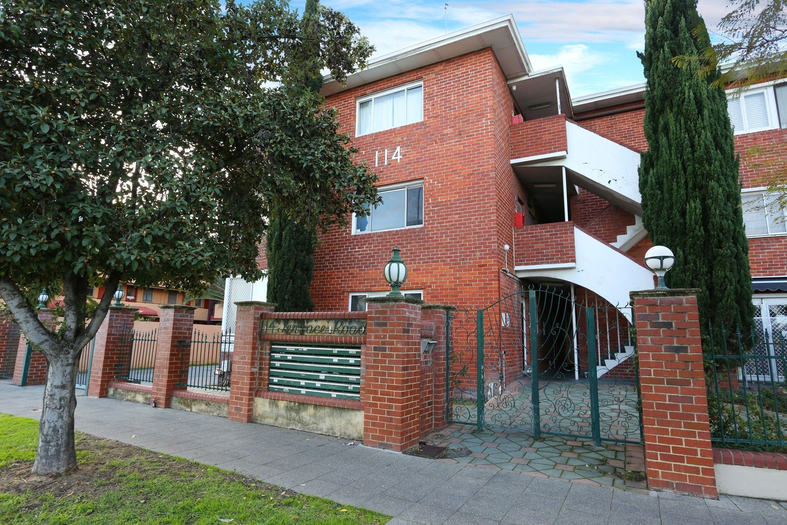 2 bedrooms Apartment / Unit / Flat in 23/114 Terrace Road PERTH WA, 6000