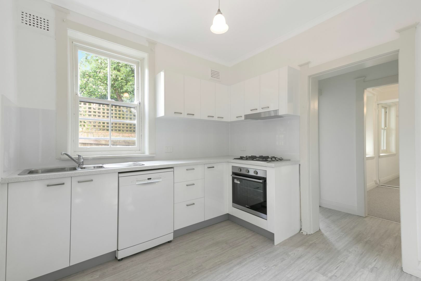 3 bedrooms Apartment / Unit / Flat in 4/16 Flood St BONDI NSW, 2026