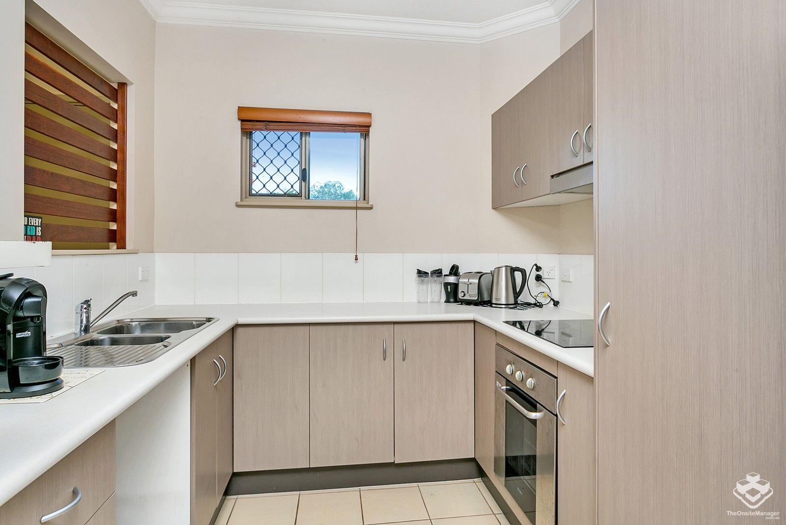 2 bedrooms Apartment / Unit / Flat in 322/22 Ward Street MOOROOBOOL QLD, 4870
