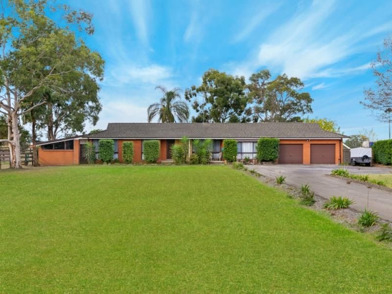 4 bedrooms Acreage / Semi-Rural in 90 Martin Road BADGERYS CREEK NSW, 2555