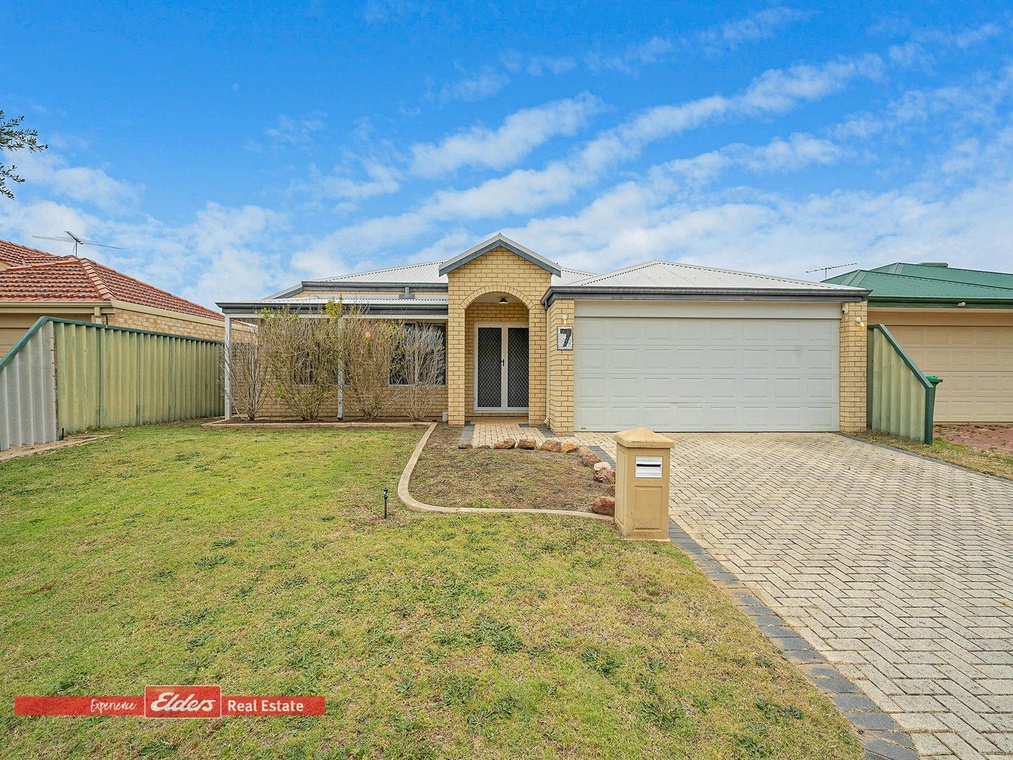 4 bedrooms House in 7 Carlingford Drive PORT KENNEDY WA, 6172