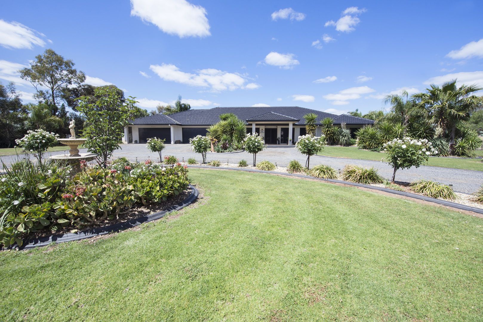 3 River Oaks Drive, Swan Hill Property History & Address Research