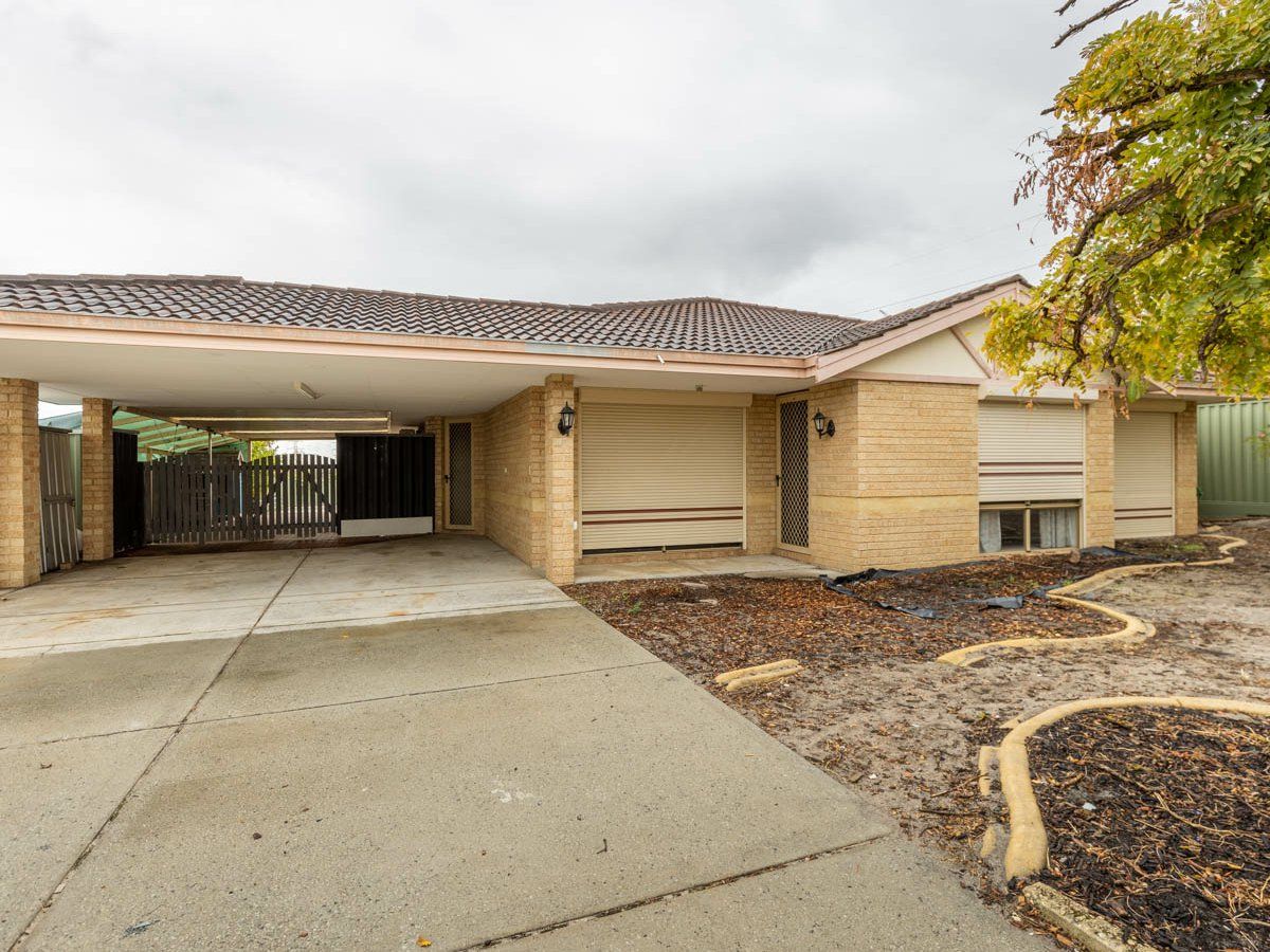 4 bedrooms House in 31 Marraboor Place SUCCESS WA, 6164