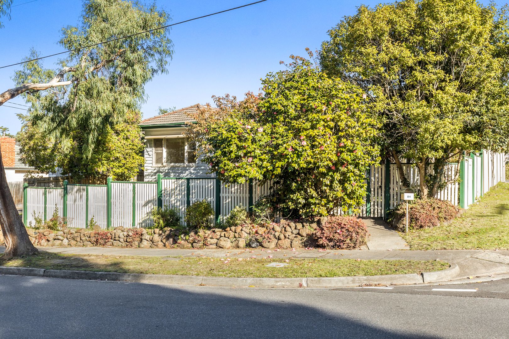 84 Shady Grove, Forest Hill VIC 3131, Image 2