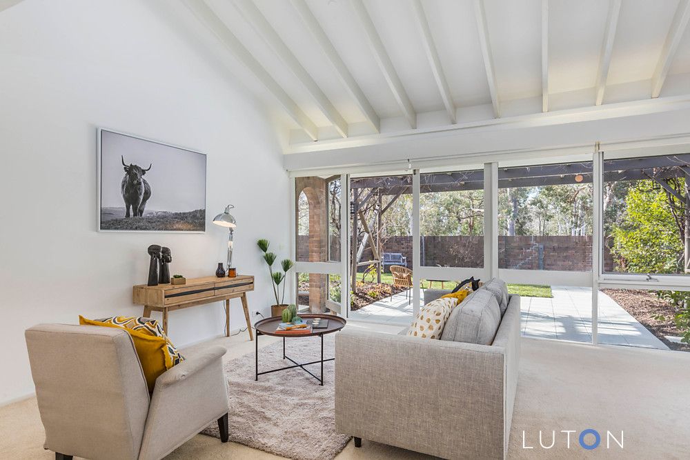 16 Barnet Close, Phillip ACT 2606, Image 2