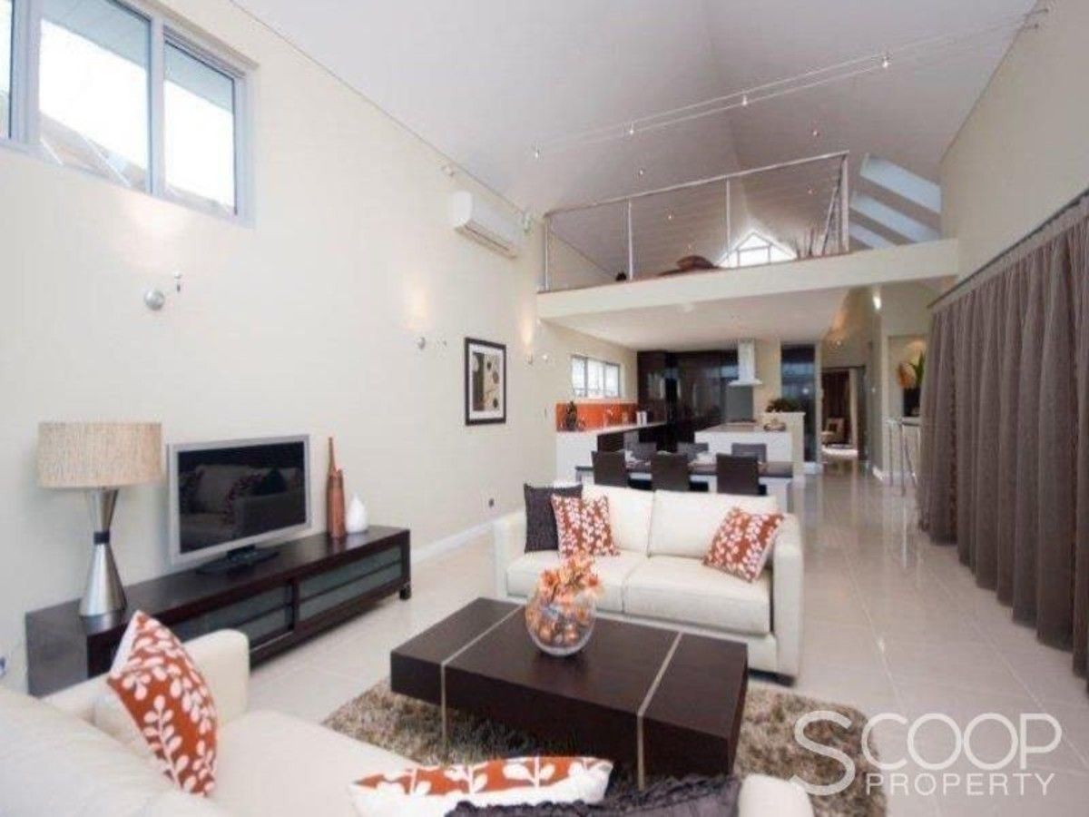 14 Mewstone Crescent, North Coogee WA 6163, Image 2