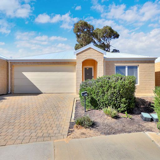 4 bedrooms House in 12B Sykes Place HAMILTON HILL WA, 6163