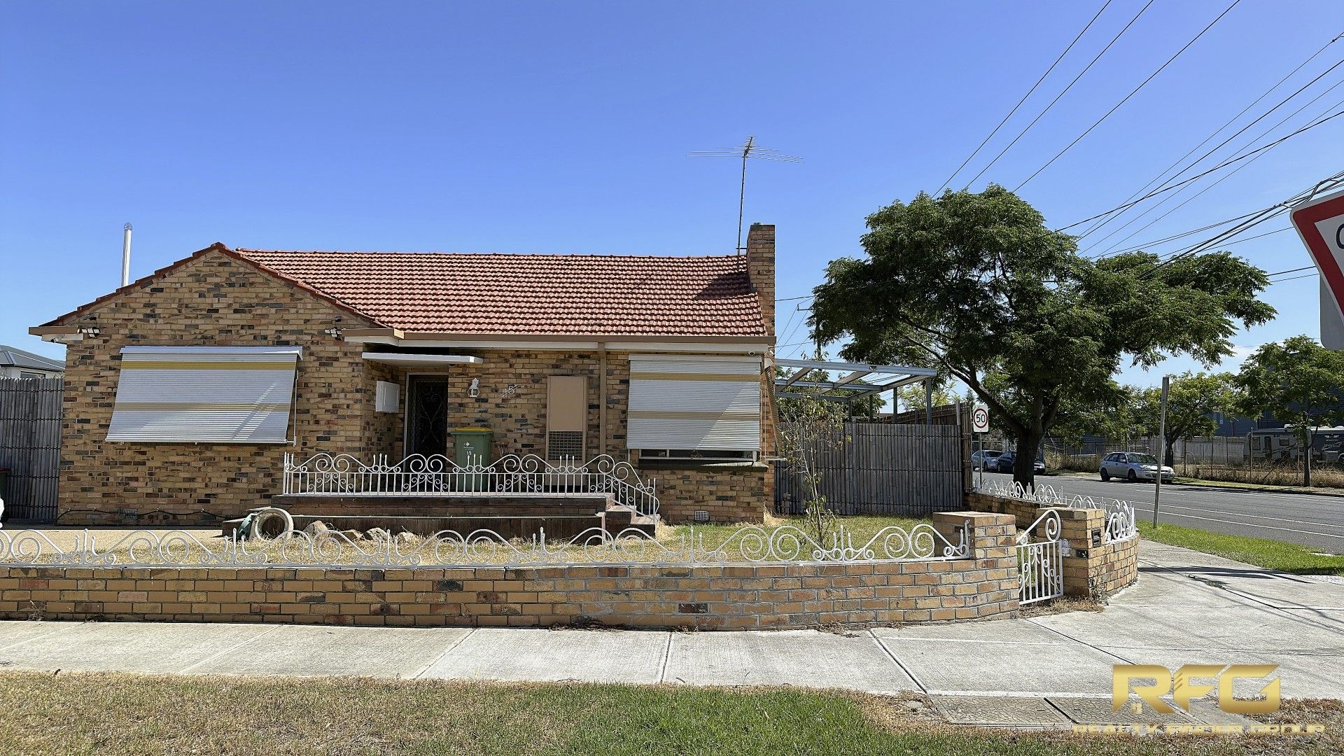 3 bedrooms House in 15 Raglan St MAIDSTONE VIC, 3012