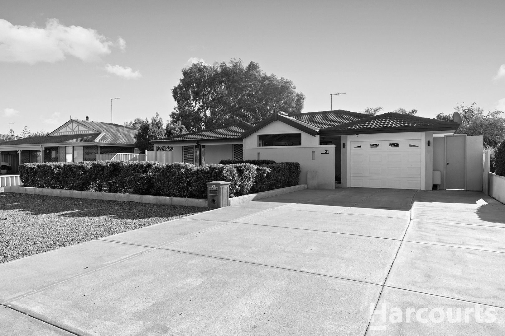 21 Tamarisk Drive, Halls Head WA 6210, Image 0