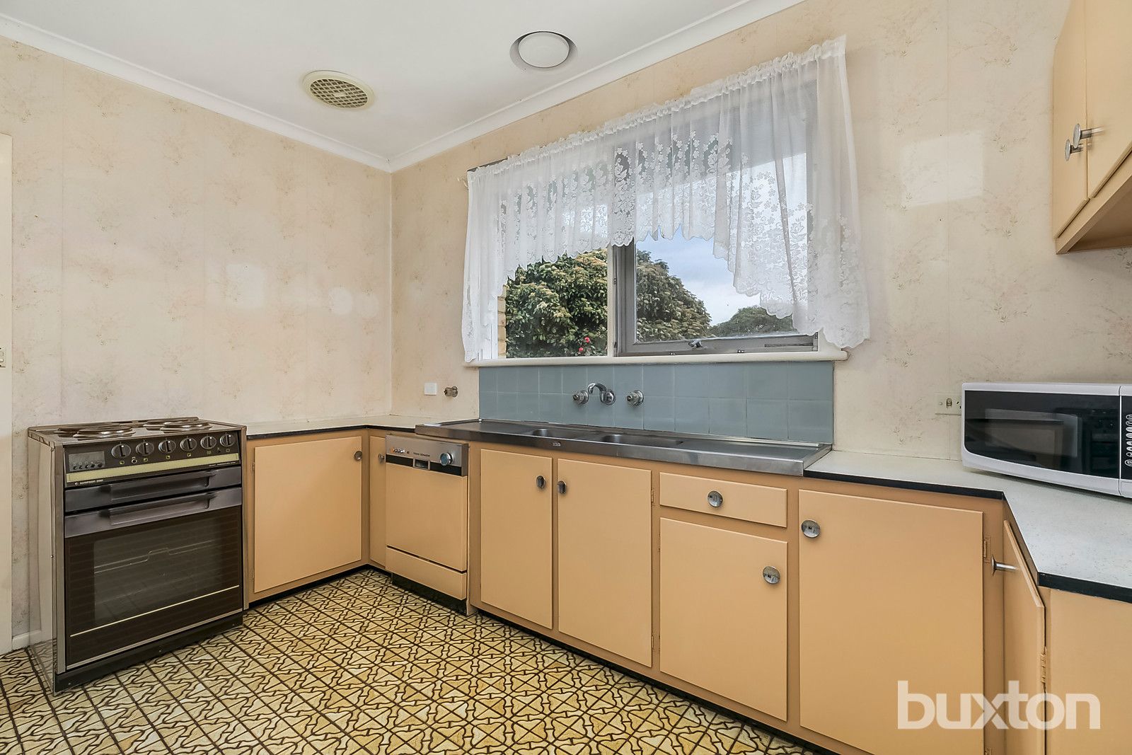 26 Inverness Avenue, Burwood VIC 3125, Image 2