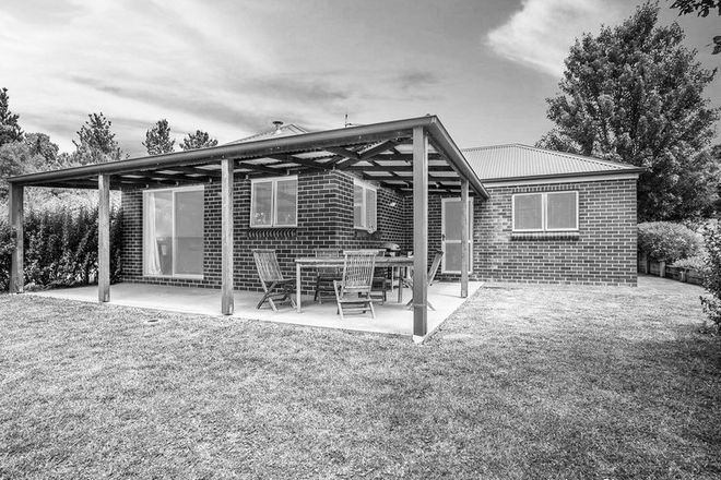 Picture of 5 Moorepark Lane, ARMIDALE NSW 2350