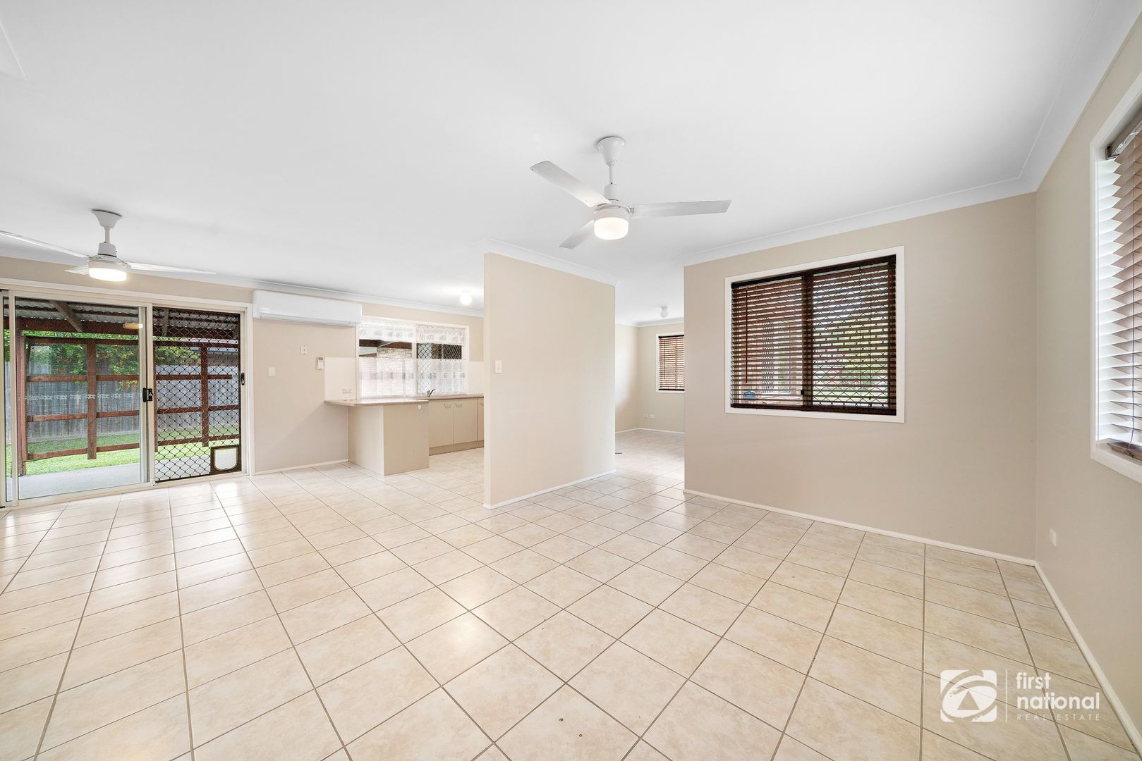 22 Crozier Crescent, Meadowbrook QLD 4131, Image 2
