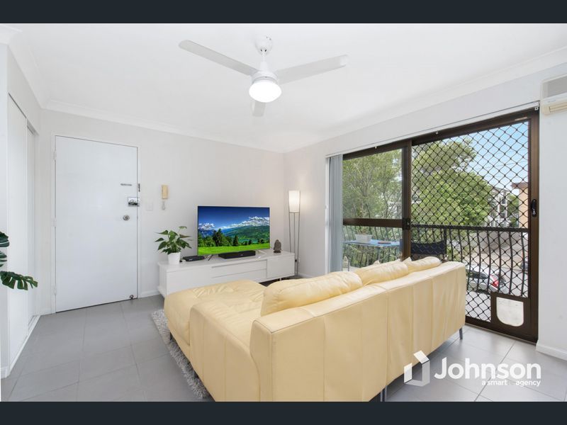 3 bedrooms Apartment / Unit / Flat in 70 Hilltop AVE CHERMSIDE QLD, 4032