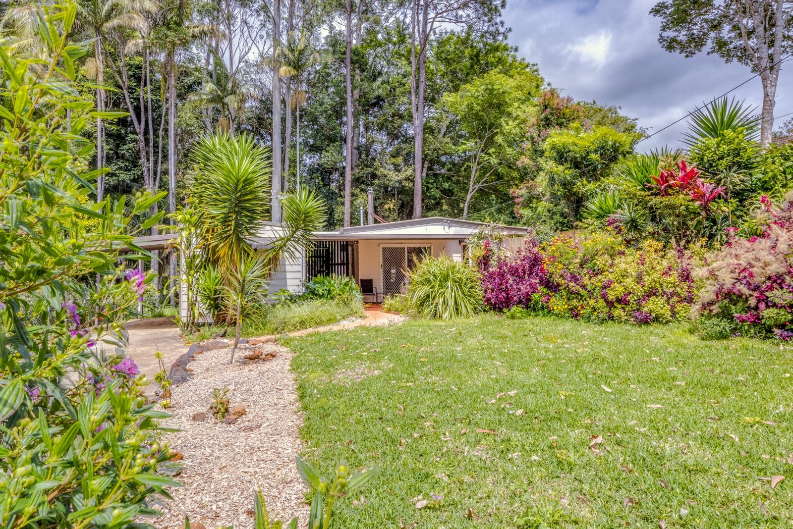 12 North Street, Tamborine Mountain QLD 4272 House For Rent 550